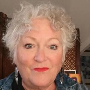 Meet your Posher, Jeanne